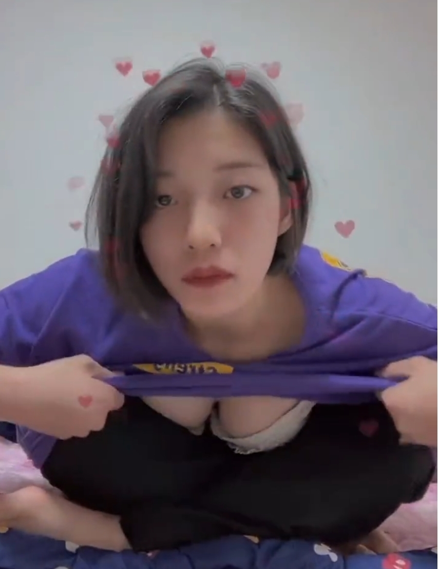 動画】ボーイッシュ巨乳女さん、間違ってお○ぱいを見せてしまい赤面ｗｗｗｗｗｗｗｗｗ♥