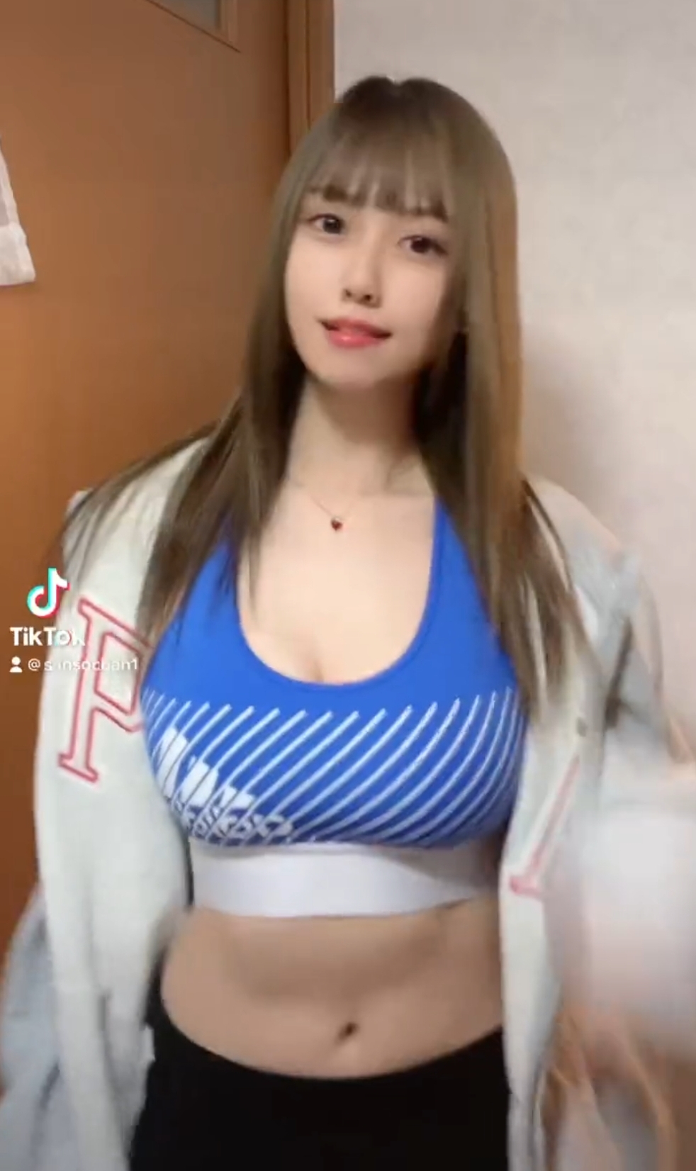 【画像】爆乳JK(18)さん、とんでもない身体で金玉をドクつかせにくるｗｗｗｗｗｗｗｗｗｗｗｗ❤