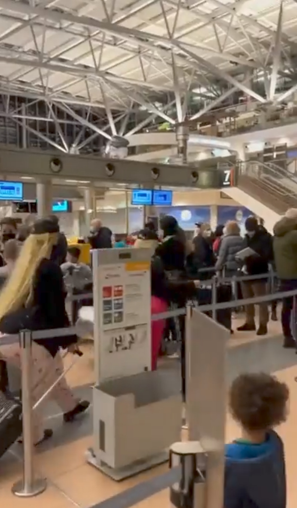 【動画】金髪海外女のデカケツｗｗｗｗｗｗｗｗｗｗｗ